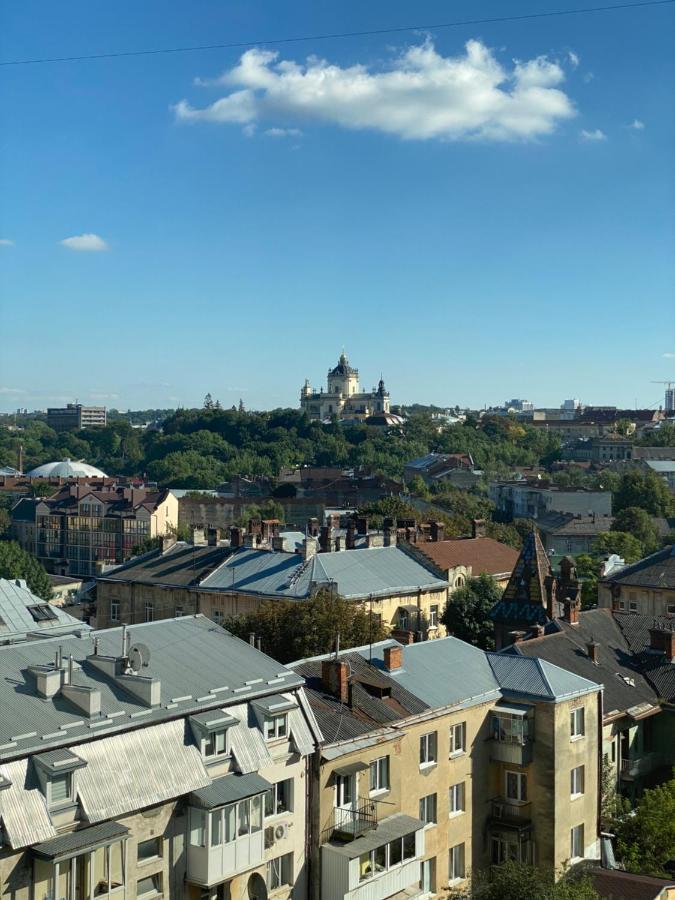 Apartment Britain Lviv Exteriör bild